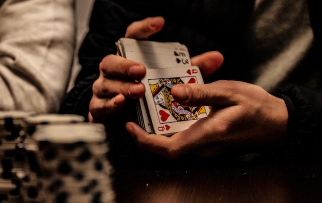Hvordan spille kasino-kortspill: en kort guide